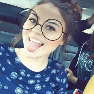 Meet your Posher, Brenna